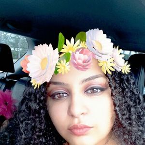 Meet your Posher, Ena